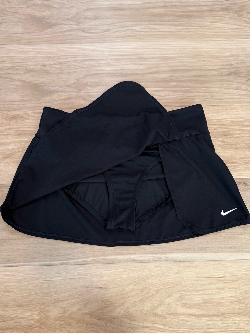 Nike Black Swim Skirt Swim Bottoms Built-In Brief Size Medium Zip Pocket - Picture 2 of 4